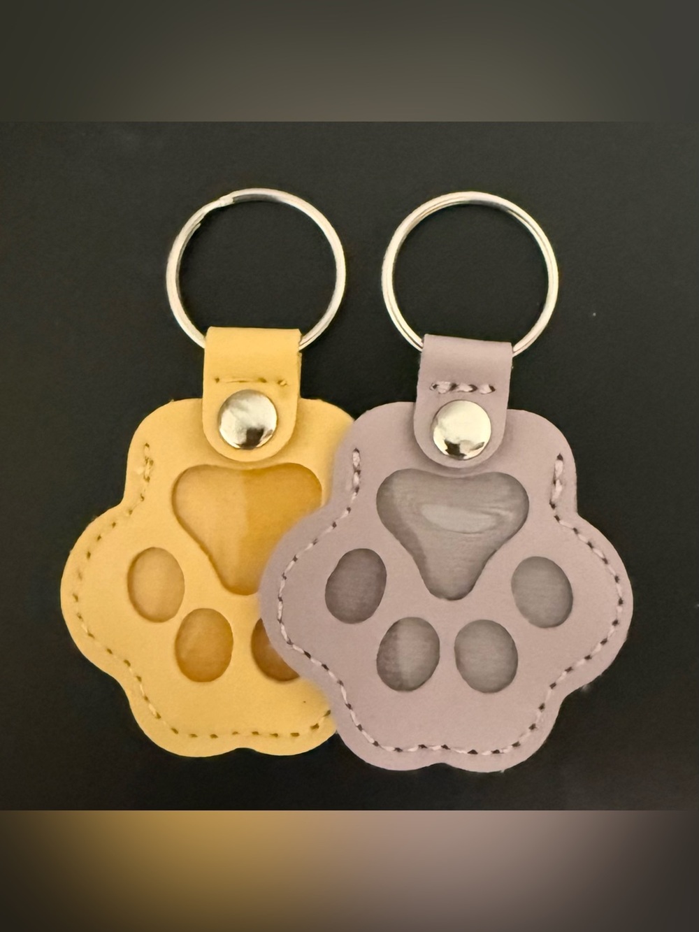 Keychain Paw Print hair collectors. Set of 2 random colors picks! - Picture 4 of 5
